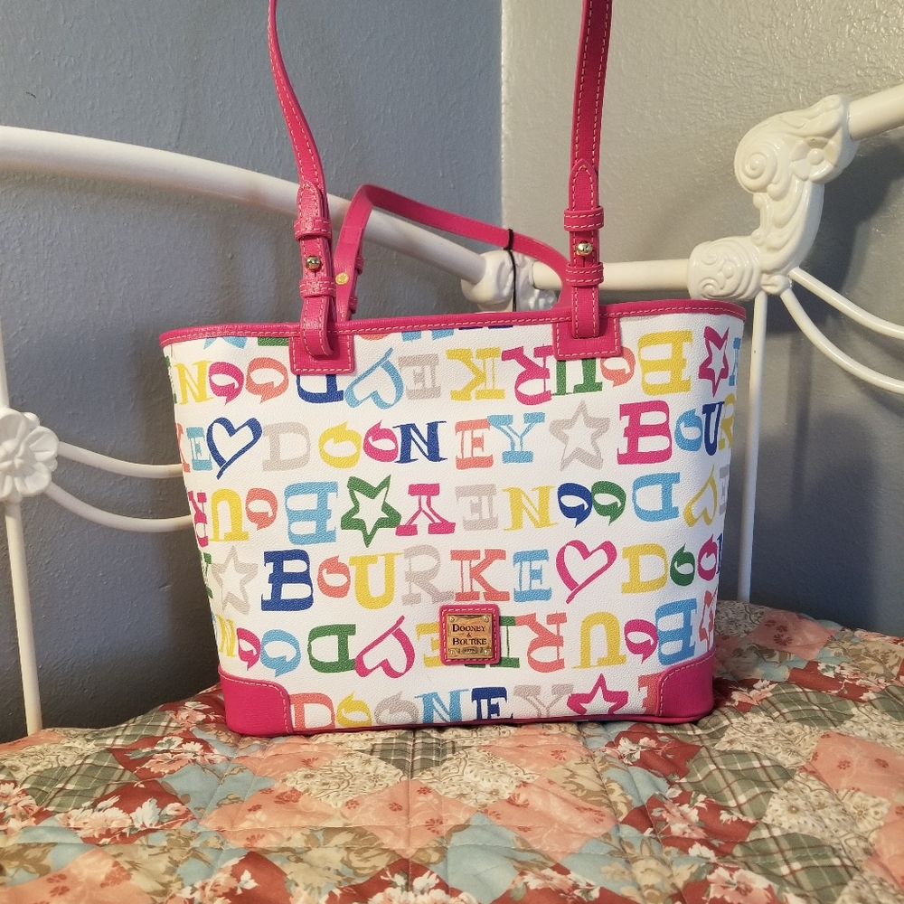 Dooney & Bourke Leisure Shopper (Muli-white)